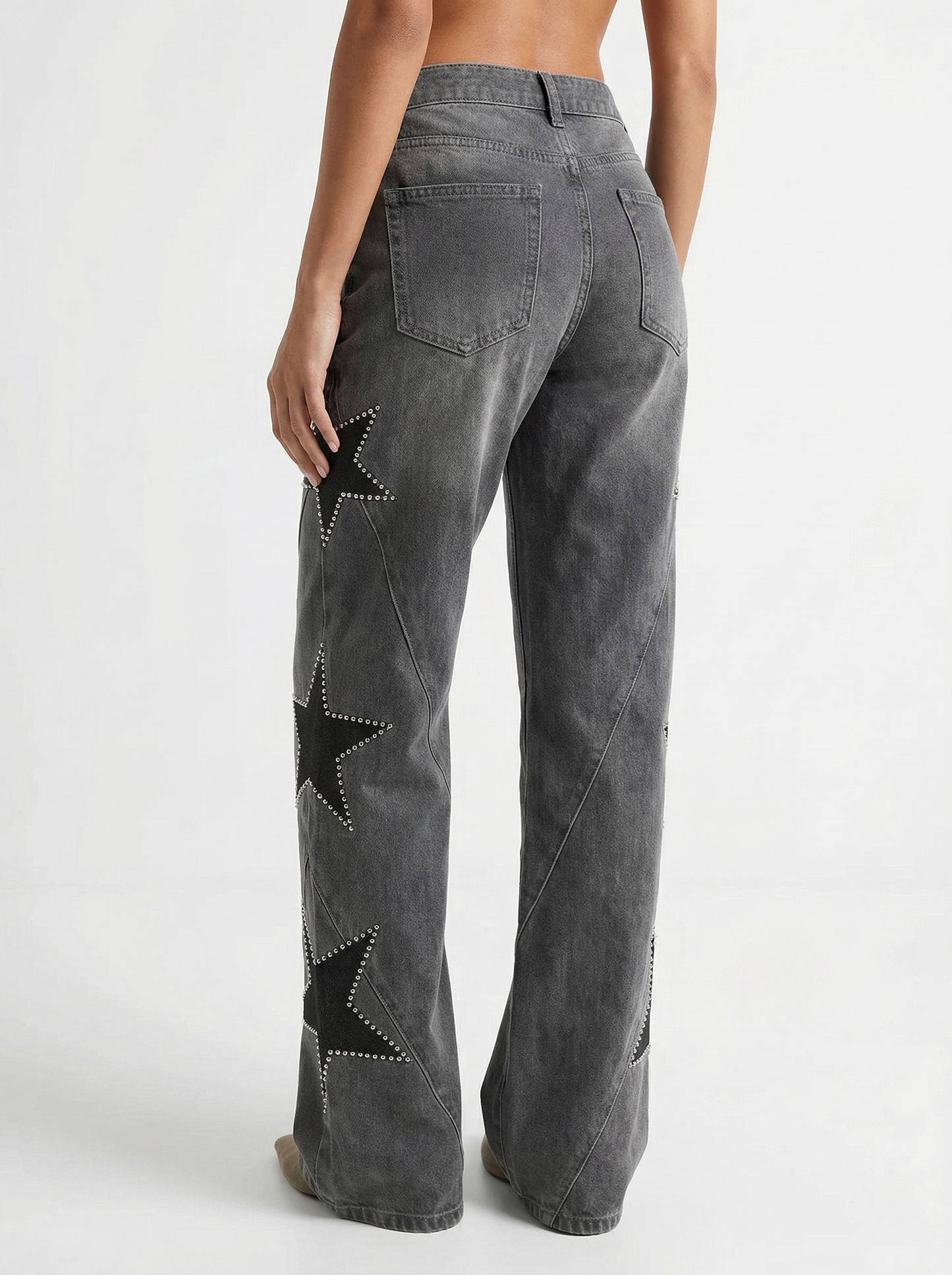 NOVA STRAIGHT-LEG JEANS