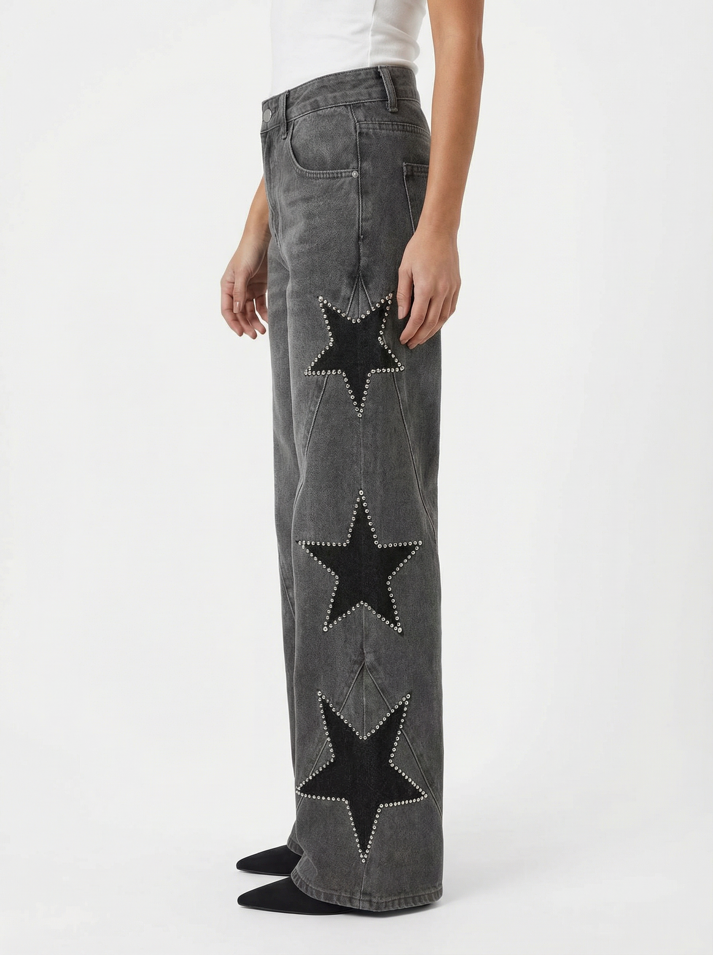 NOVA STRAIGHT-LEG JEANS
