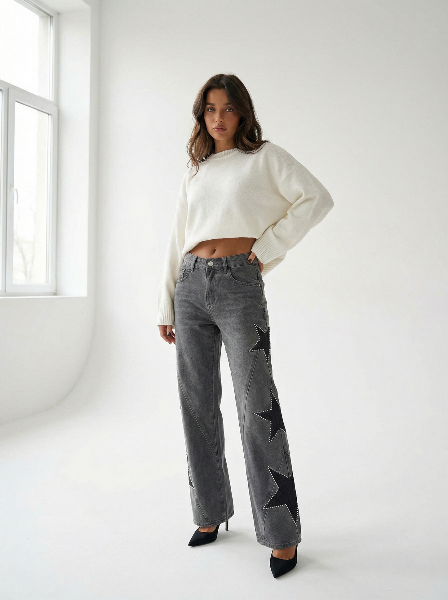 NOVA STRAIGHT-LEG JEANS